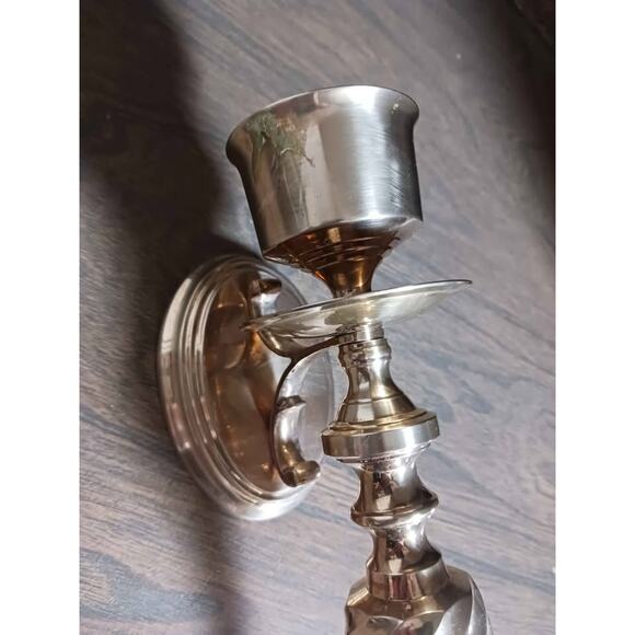 Vintage brass wall sconce candle holder - Picture 2 of 6